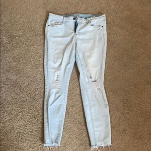 Ripped light blue jeans